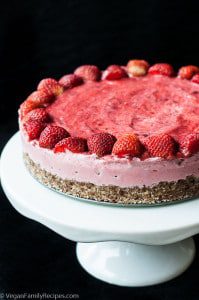 Strawberry_Ice_Cream_Cake
