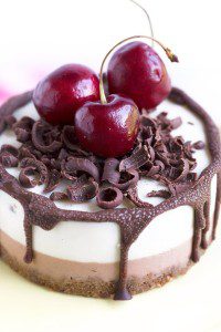 chocolate-cherries-black-forest-vegan-cheesecake-raw-glutenfree-sugarfree-_-cheesecake-vegan-senza-glutine-cioccolato-ciliegie