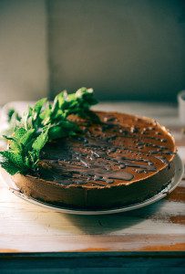no-bake-vegan-chocolate-mousse-cake
