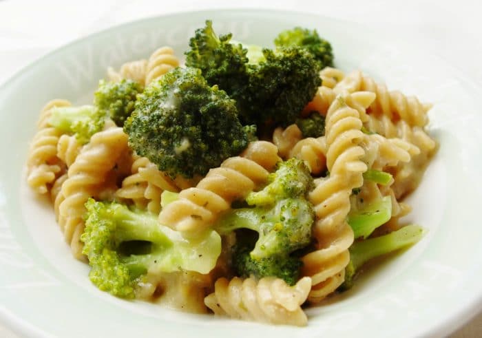 One Pot Cheesy Broccoli Pasta