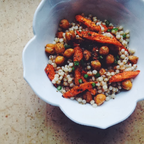 Israeli Couscous with Za’atar-Roasted Chickpeas and Carrots